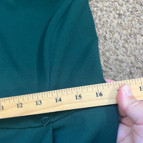 Calvin Klein Emerald Cropped Wide Leg V-Neck Jumpsuit sz 14 - Picture 10 of 10